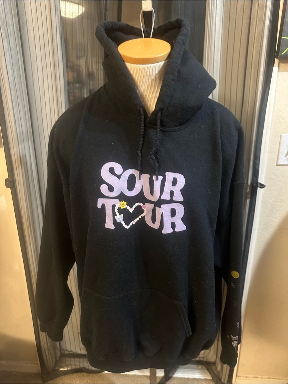 RODRIGO SOUR TOUR Black Graphic LS. NEW XL Hoodie